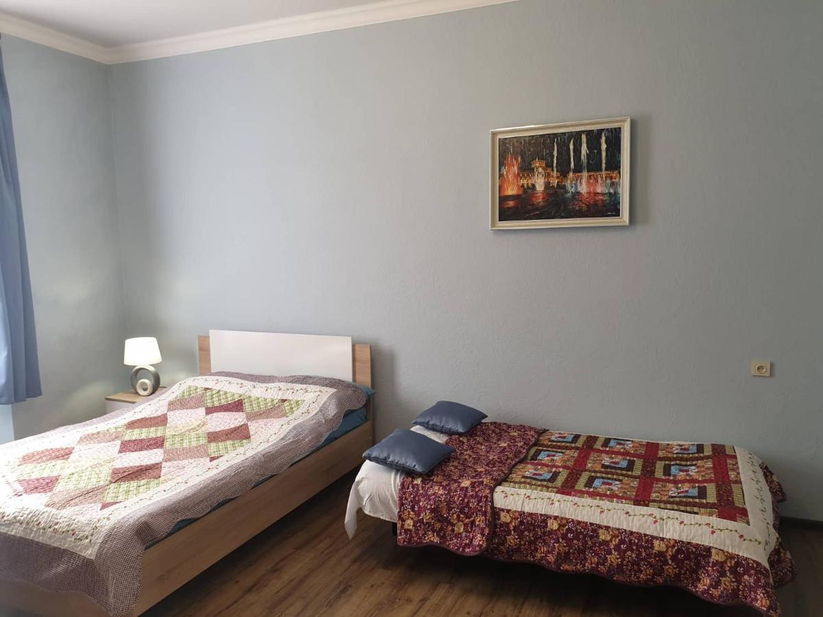 Apartment Near Sasundci Davit Metro Station Yerevan Exterior photo